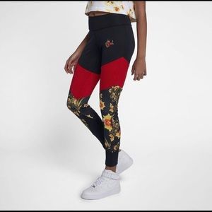 Nike essentials floral print leggings